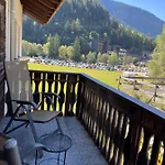 - 100m Von Der Talstation Aletsch Bahnen Und Bahnhof Fiesch, Ausgangslage アパート *