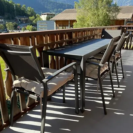 - 100m Von Der Talstation Aletsch Bahnen Und Bahnhof Fiesch, Ausgangslage * Fiesch