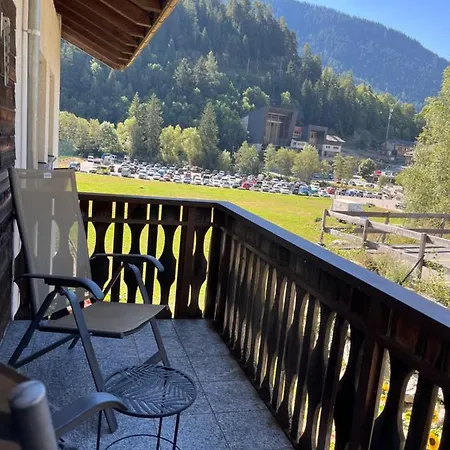 - 100m Von Der Talstation Aletsch Bahnen Und Bahnhof Fiesch, Ausgangslage Appartement *