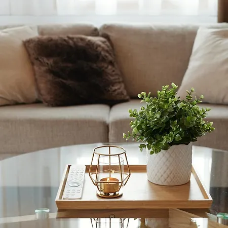 - 100m Von Der Talstation Aletsch Bahnen Und Bahnhof Fiesch, Ausgangslage