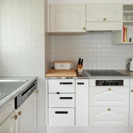 - 100m Von Der Talstation Aletsch Bahnen Und Bahnhof Fiesch, Ausgangslage Apartament