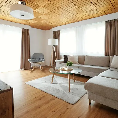 - 100m Von Der Talstation Aletsch Bahnen Und Bahnhof Fiesch, Ausgangslage Fiesch