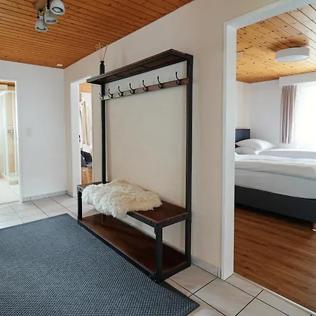 - 100m Von Der Talstation Aletsch Bahnen Und Bahnhof Fiesch, Ausgangslage Fiesch