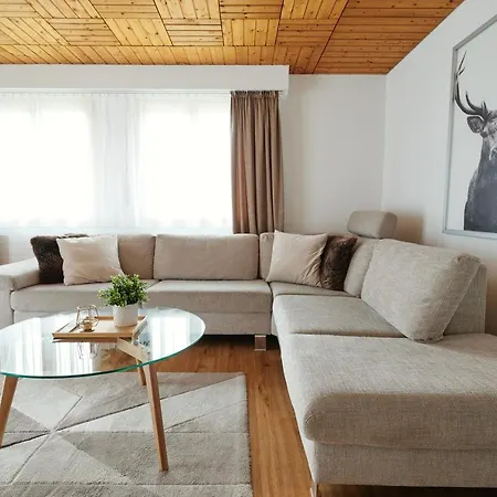 - 100m Von Der Talstation Aletsch Bahnen Und Bahnhof Fiesch, Ausgangslage *