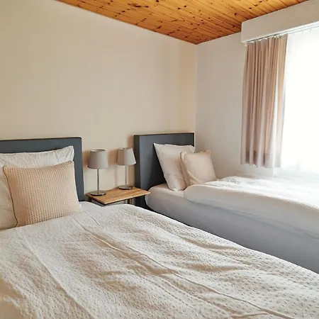 - 100m Von Der Talstation Aletsch Bahnen Und Bahnhof Fiesch, Ausgangslage *